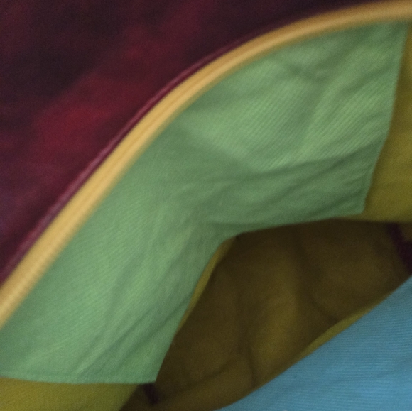 Recycled bus seats tote - Picture 5 of 12